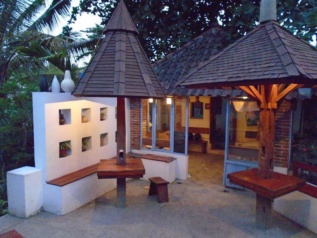 La Casa Homestay Senggigi Dış mekan fotoğraf